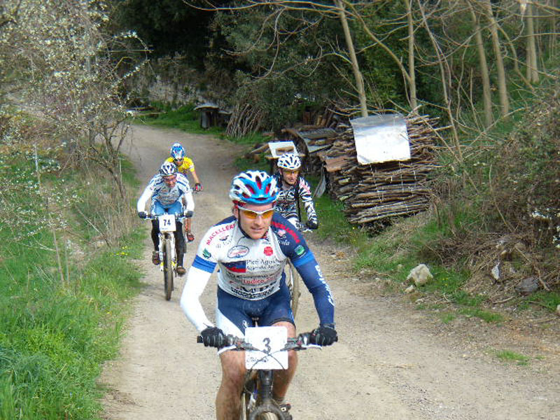 gal/2010/03 - La Via delle Miniere 2010/Sul poggetto al primo passaggio/Immagine-042.jpg